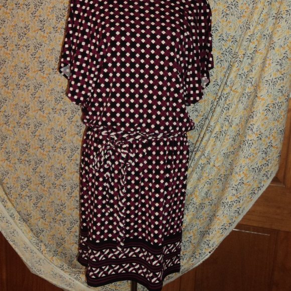 Dress - Picture 2 of 10